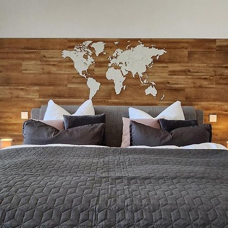 Das Ferienapartment Alexandrine Direkt Am Pfaffenteich Mit Eigenem Parkplatz شفيرين المظهر الخارجي الصورة