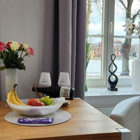 Das Ferienapartment Alexandrine Direkt Am Pfaffenteich Mit Eigenem Parkplatz شفيرين الغرفة الصورة