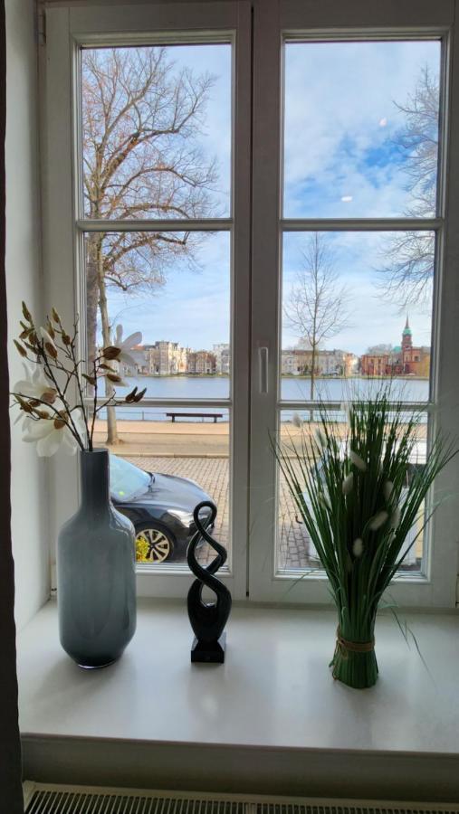 Das Ferienapartment Alexandrine Direkt Am Pfaffenteich Mit Eigenem Parkplatz شفيرين المظهر الخارجي الصورة