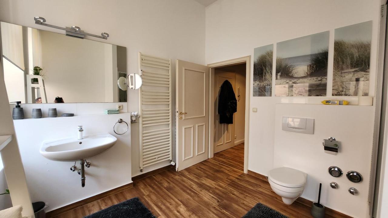 Das Ferienapartment Alexandrine Direkt Am Pfaffenteich Mit Eigenem Parkplatz شفيرين المظهر الخارجي الصورة
